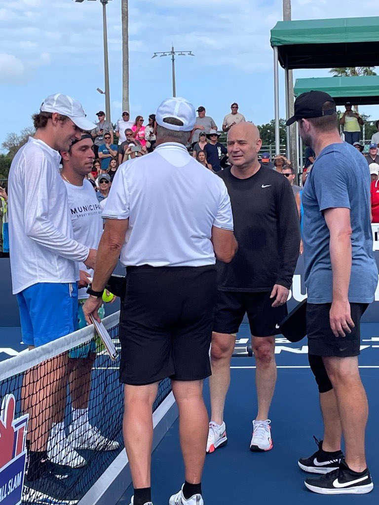 10/10 experience with these guys at @pickleballslam . They showed up and did an incredible job for pickleball and sports in general. All 4 are class acts! @andyroddick @AndreAgassi @JohnMcEnroe @MichaelChang89 @cbfowler 

I saw some serious competitive 🔥 and fun out there!