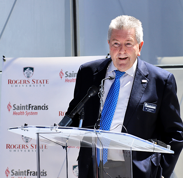 RogersStateU's tweet photo. #SaintFrancis Health System and #RogersStateUniversity announced a partnership April 3 to educate nursing students at Saint Francis Hospital in Tulsa starting in August.
https://t.co/ifNPxDeHMP
#partnership #educatingnurses #nurses #tulsa #claremore #gotoRSU #nursingschool https://t.co/BHNPs3ZnTX
