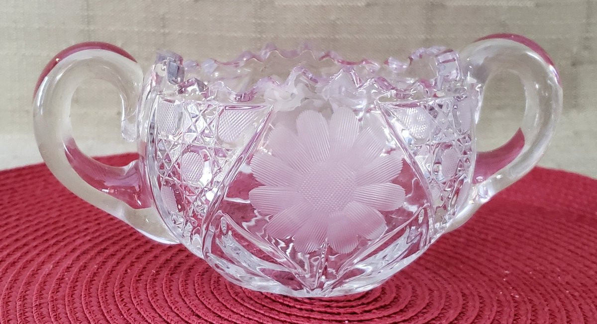 atticesoterica's tweet photo. Vintage Unsigned Clear Early American Pressed Glass Sugar Bowl With Etched Glass Daisy, Cut Glass Sawtooth Edge, Star Burst Bottom #AEPG https://t.co/UniQVyQjVp #Antiques #Curios #AtticEsoterica #BestOffer #Etsy #Vintage #Collectibles #StarBust https://t.co/dKV3pcQJNQ