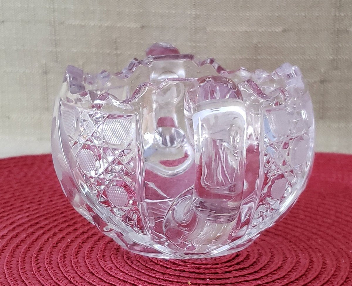 atticesoterica's tweet photo. Vintage Unsigned Clear Early American Pressed Glass Sugar Bowl With Etched Glass Daisy, Cut Glass Sawtooth Edge, Star Burst Bottom #AEPG https://t.co/UniQVyQjVp #Antiques #Curios #AtticEsoterica #BestOffer #Etsy #Vintage #Collectibles #StarBust https://t.co/dKV3pcQJNQ