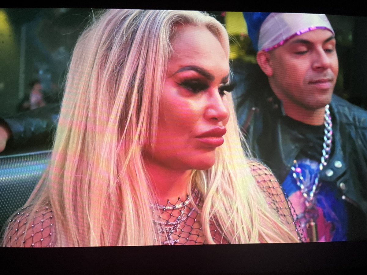 SupremeD14's tweet photo. Michael Benz is a bitch. #darceyandstacey https://t.co/ktlhJCo33c