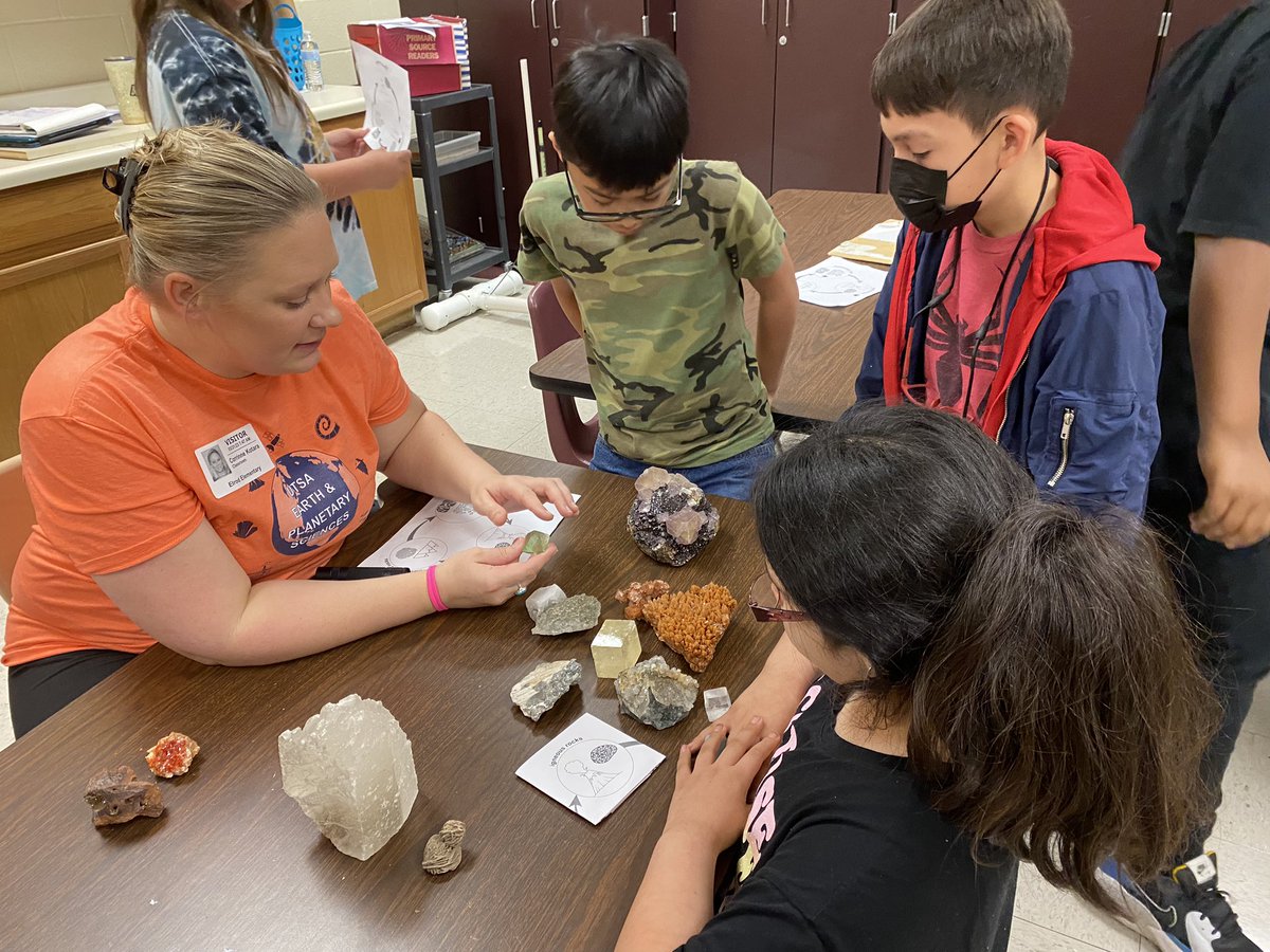 bflores185's tweet photo. A huge thank you to the UTSA Earth &amp; Planetary Science Dept for teaching our @NISDElrod Eagles some fun hands-on activities on volcanoes, fossils and the rock cycle. It was a blast! @UTSASciences @NISDScience https://t.co/G7geoYIhoq
