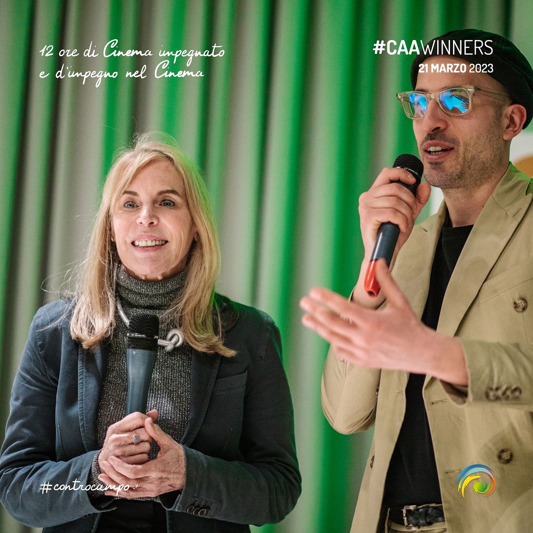 ParadiseFilmwks's tweet photo. Paula Fouce, director of 'The Dark Hobby', speaking at the Cinema e Ambiente Avezzano 2022 Festival. 'The Dark Hobby' won Best Feature Movie in the Fangs and Blood Section.
#cinemaeambienteavezzano #CAAawards #filmfestival #indiefilm #aquariumindustry #fishlives #fishdocumentary https://t.co/UtNjvWUDyO