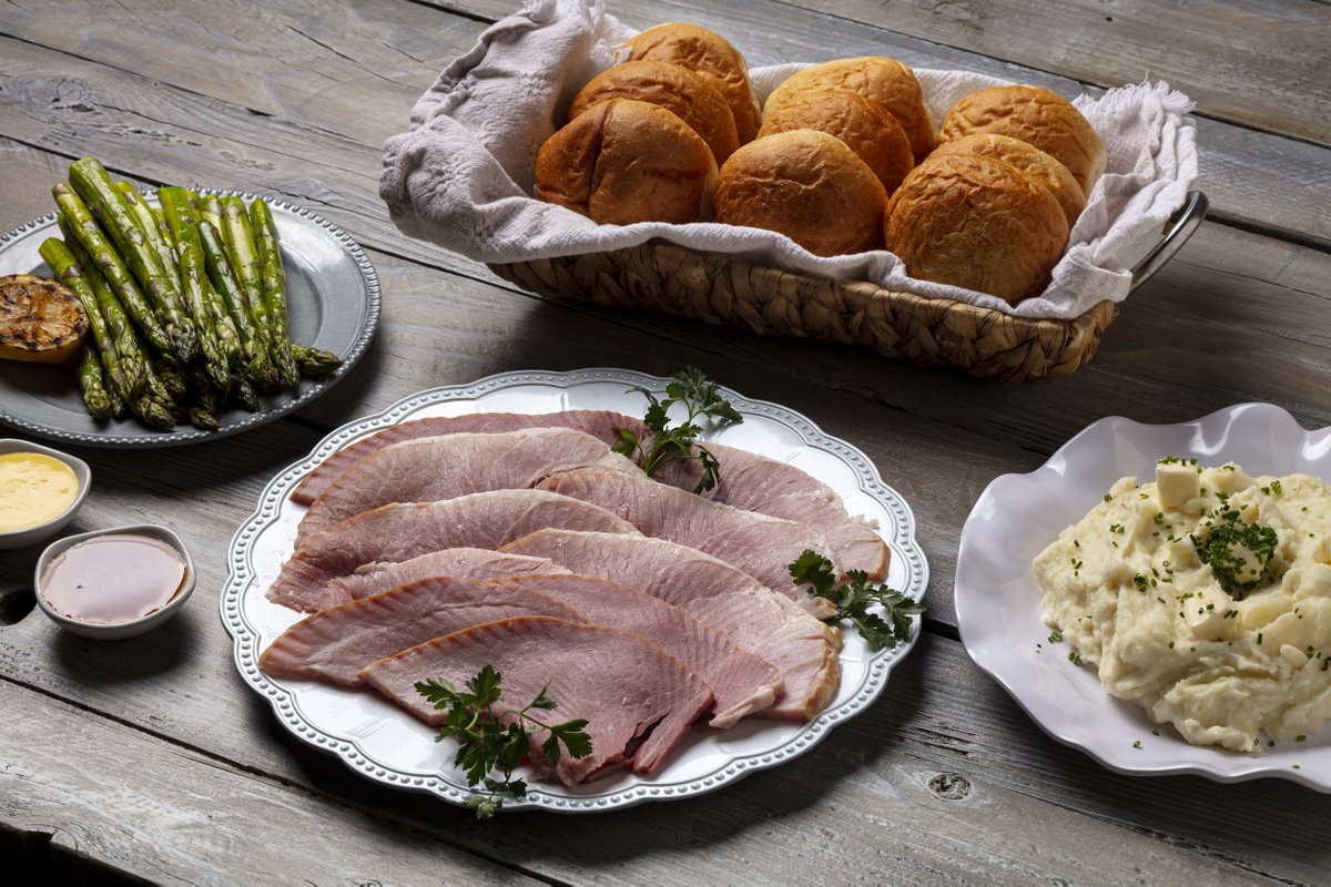 Time is running out to pre-order Bennett’s Easter Family Meal! Pick up dates are available between April 7th and April 9th. Pre-order online here: order2.silverwarepos.com/app/Bennett'sM…

#easterfamilymeal