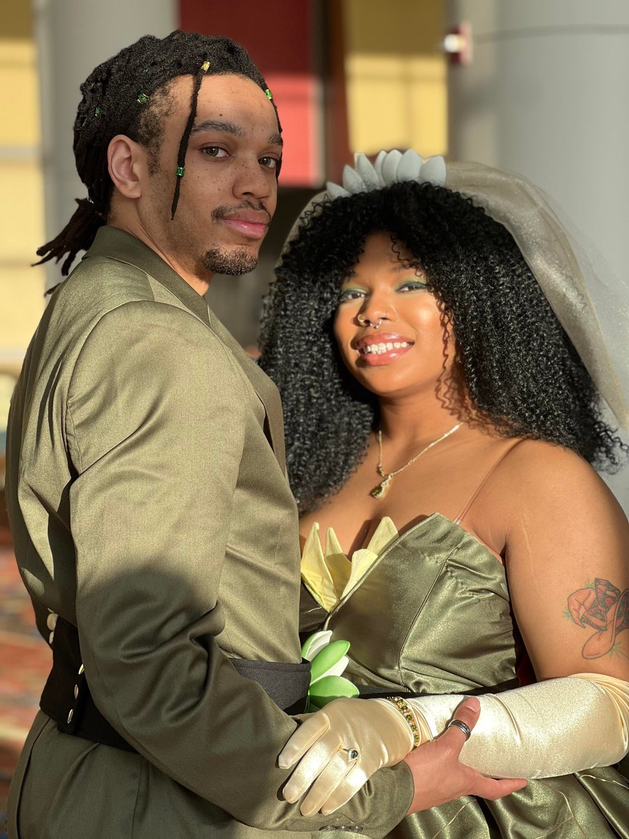 cloudking09's tweet photo. “I’m not sure I want to be a prince anymore, cause then we would have to go our separate ways. I don’t want that, I want to stay close to you, no matter what. Because… I love you.” 
@Vampy_Snow
#c2e2 #princessandthefrog #tiana #naveen #disneycosplay #c2e22023 https://t.co/ZeYZKRsaST