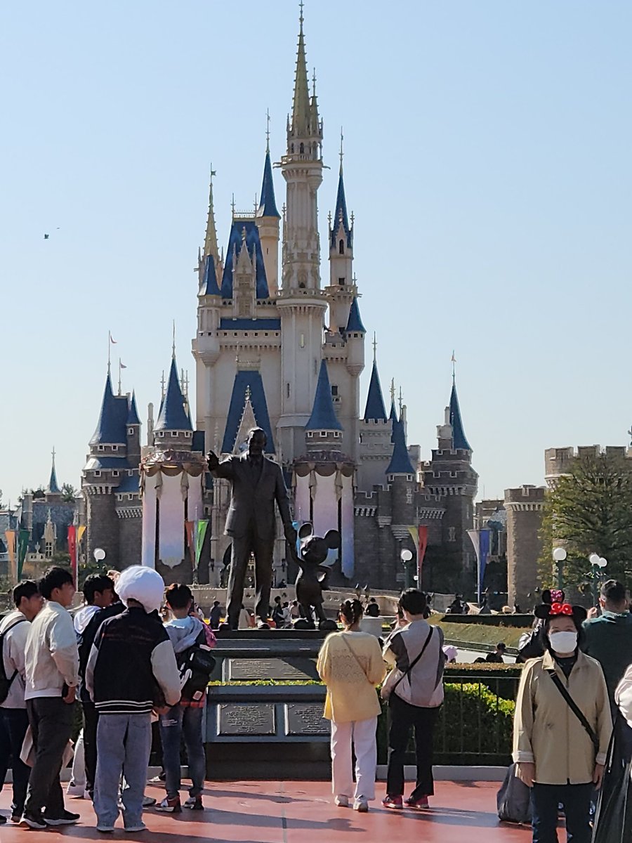 ramstudel104's tweet photo. Tokyo Disneyland today. https://t.co/OeUlWZwbXf