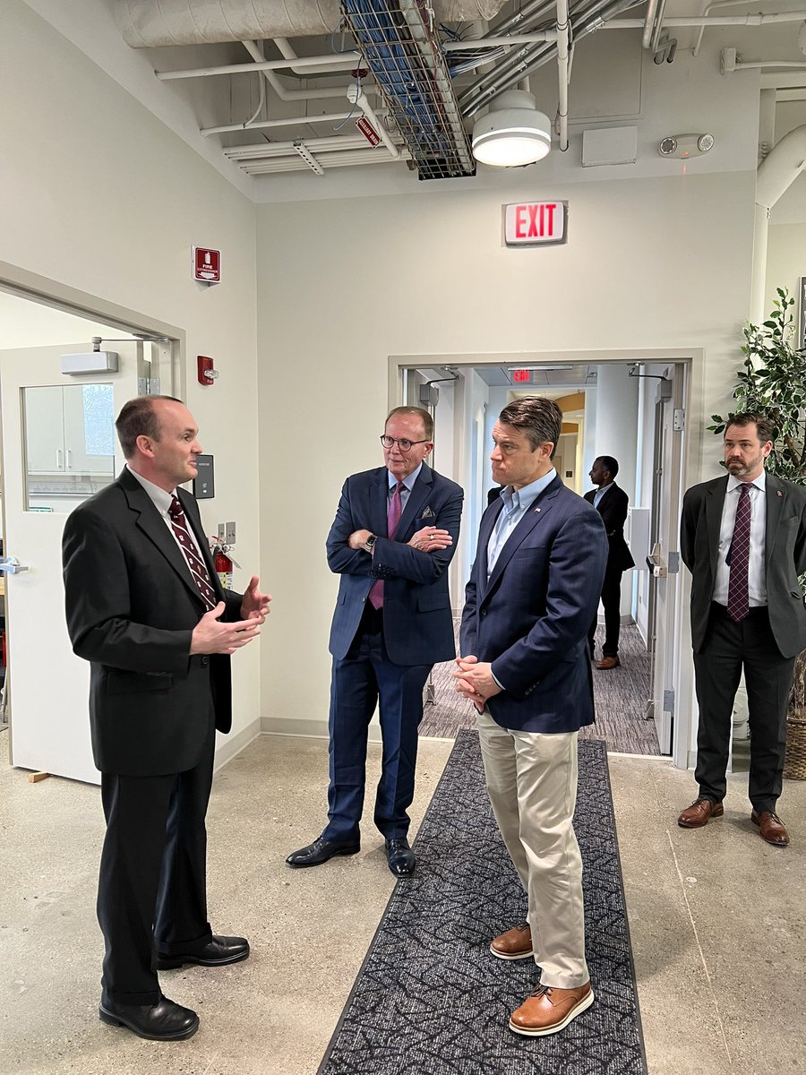 SenToddYoung's tweet photo. Continued my statewide Jobs, Innovation, and Security tour today at @RoseHulman Ventures. Rose-Hulman is producing the type of highly skilled graduates that will help Indiana as we pursue a Tech Hub designation as part of the CHIPS and Science Act. https://t.co/keIkwq7sXx
