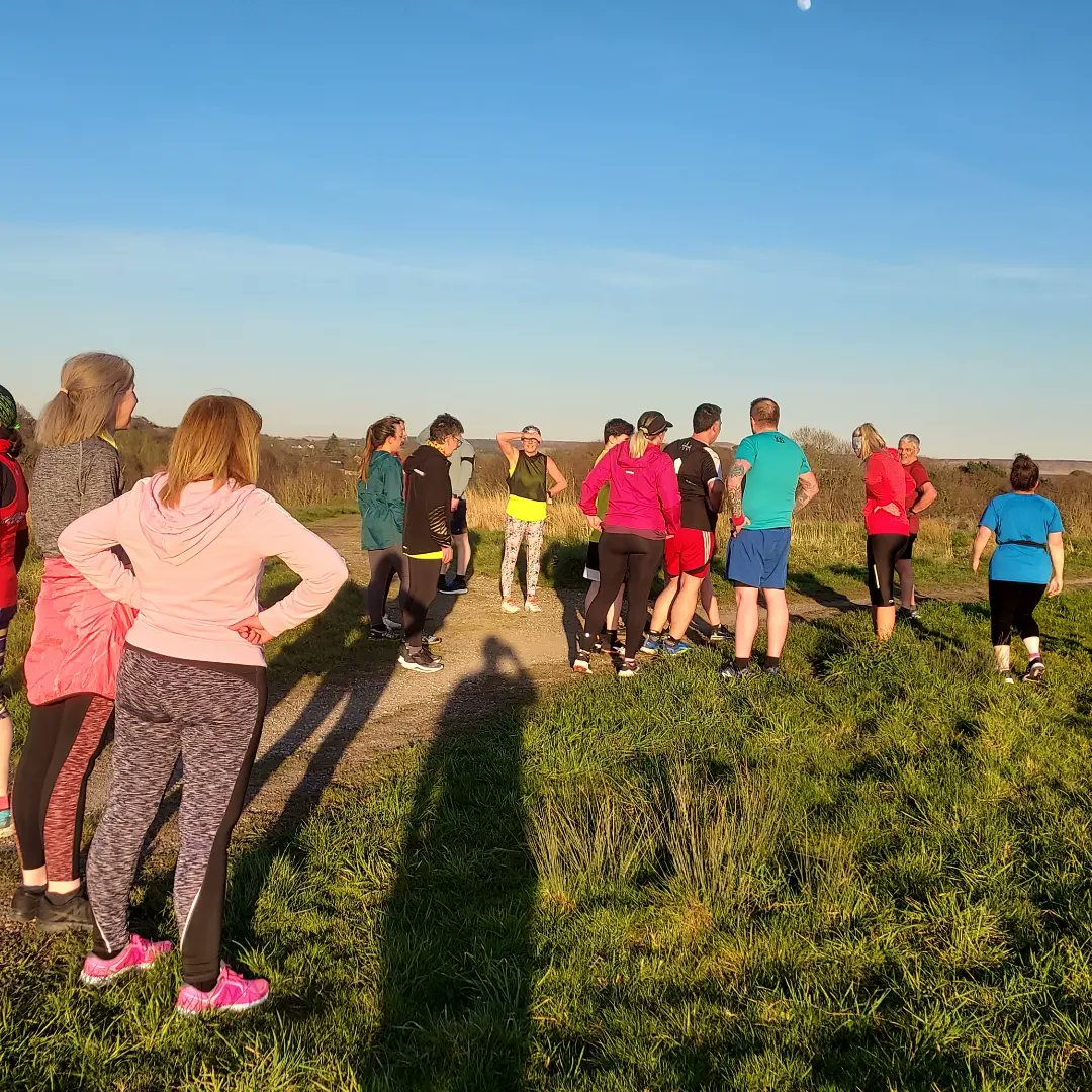 ChorleyRunners's tweet photo. Fabulous turnout tonight of 21 on the 5k plus session and 21 on the 10k session on a beautiful evening. Welcome to our new runners tonight, lovely to meet you all. 
#chorleyrunclub #ChorleyRunners #chorley10k #RunningInChorley #RunTogether #communityfunded  #BookCheckInRun https://t.co/5UcKLalRBn
