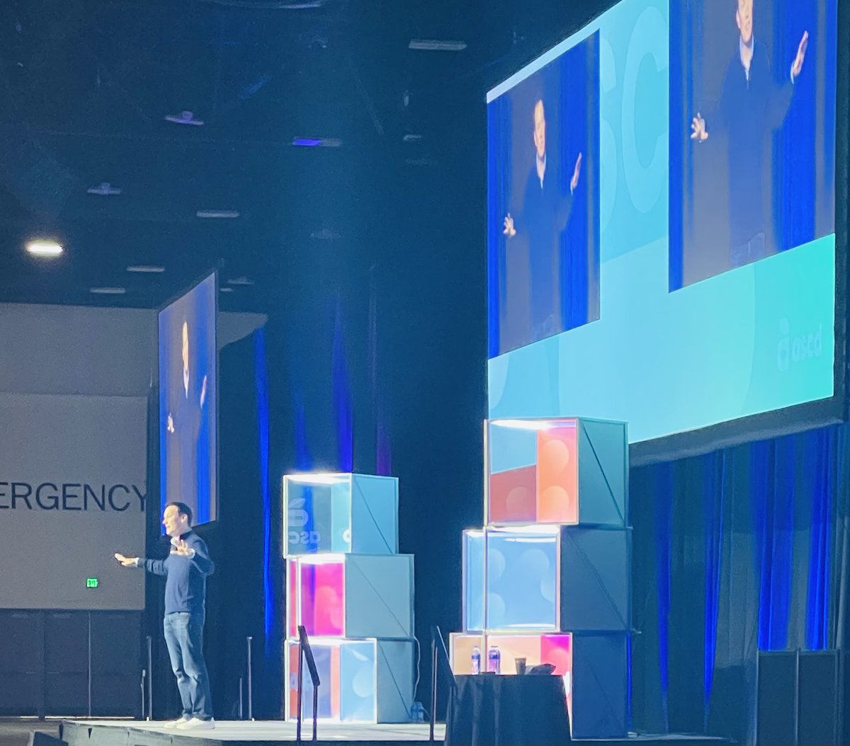 NUMBER1CATXPRT's tweet image. Entertaining and informative is not easy to do unless you are Shawn Achor @shawnachor. What a truly fantastic close to the conference. It’s always good to smile and laugh! Truly a Happiness Advantage! @ASCD #ASCD2023