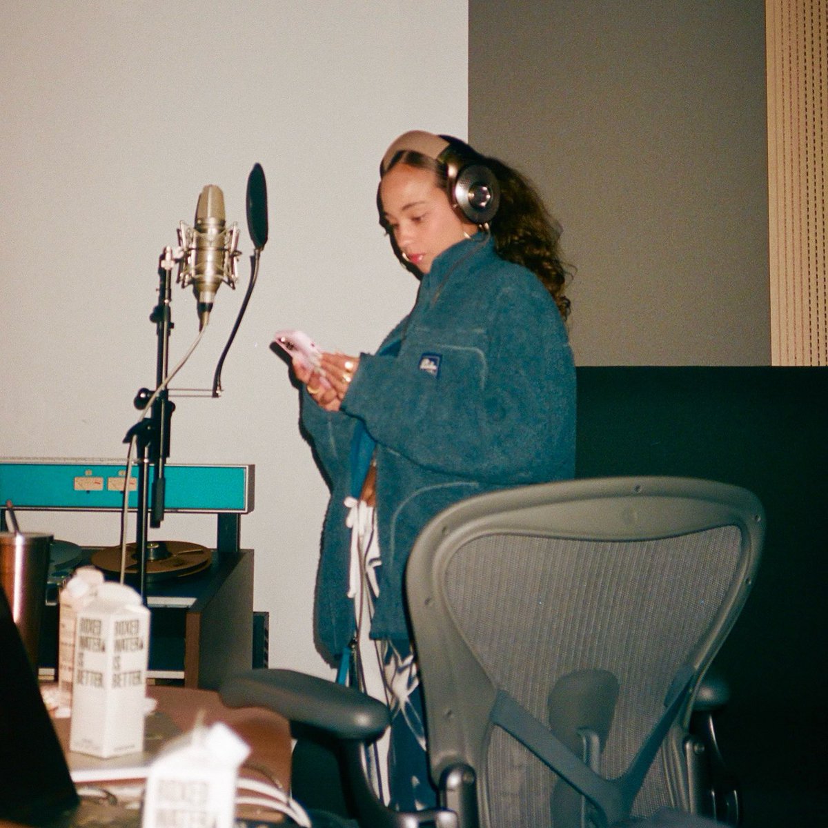 mariaisabelsev's tweet photo. working or whateva https://t.co/oCmVKrrPIq