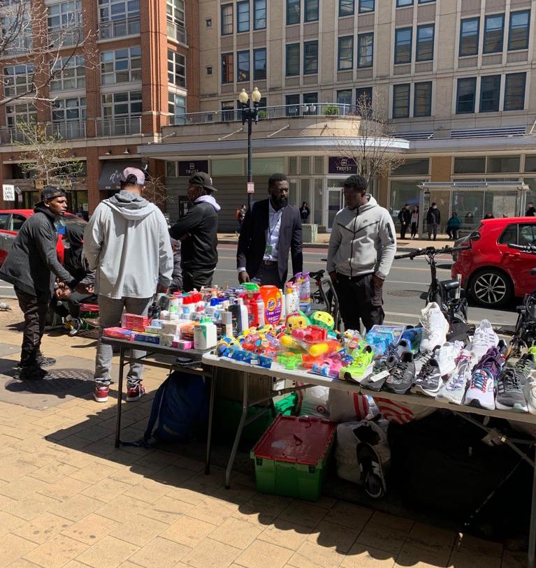 MOAA_DC's tweet photo. This morning, #TeamMOAA visited African street vendors in Ward 1’s Columbia Heights neighborhood to receive insight on their specific needs before our upcoming workshops series with @DC_DLCP.
#DCValues https://t.co/pyM8yHgl53