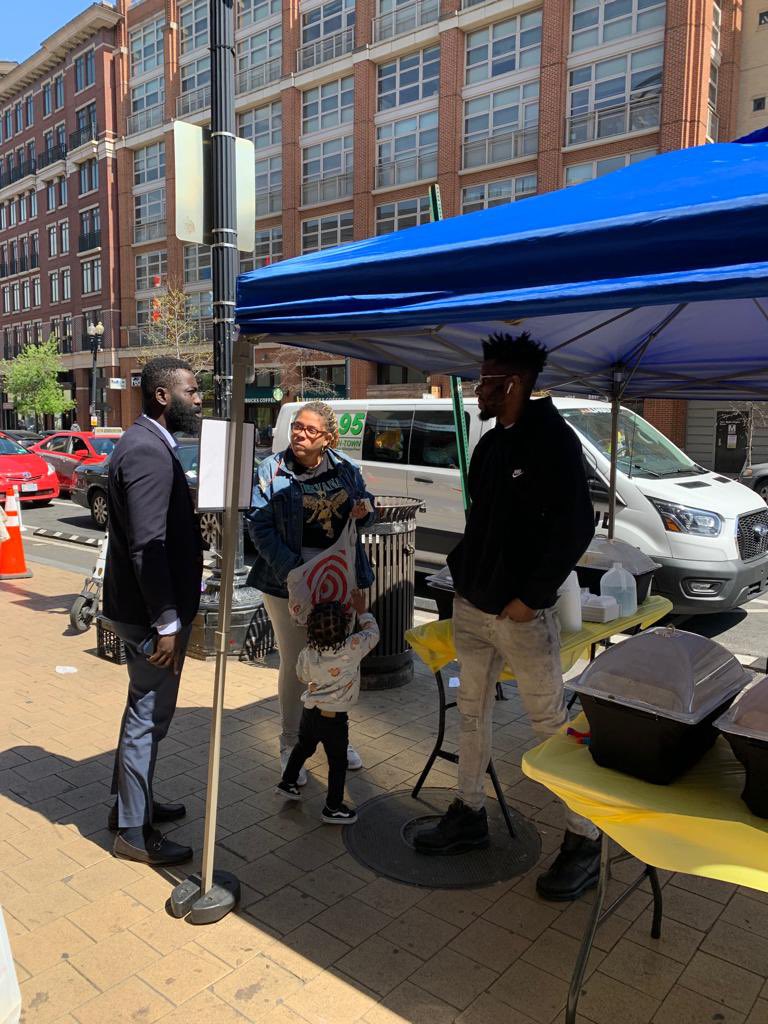 MOAA_DC's tweet photo. This morning, #TeamMOAA visited African street vendors in Ward 1’s Columbia Heights neighborhood to receive insight on their specific needs before our upcoming workshops series with @DC_DLCP.
#DCValues https://t.co/pyM8yHgl53
