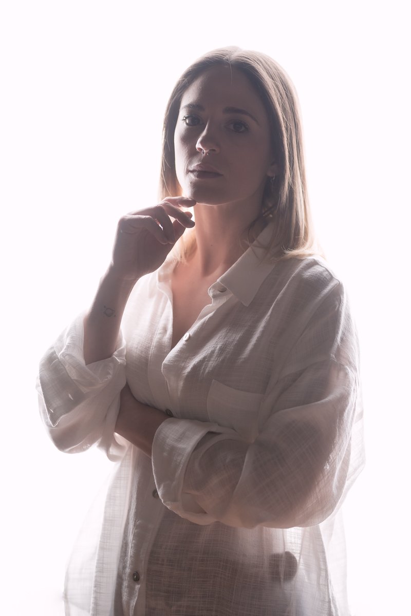 carlosvelayos's tweet photo. Teresa. Clave alta. #carlosvelayos #blonde #rubia #clavealta #highkey #empoderamiento #indoorphotoshoot #indoorphotograhpy #fotoartistica #naturallightphoto #girlportrait #luznatural #bookfotografico #soulportrait #photospain #modelomadrid #modelspain #retratos https://t.co/xc0v6JwvAZ