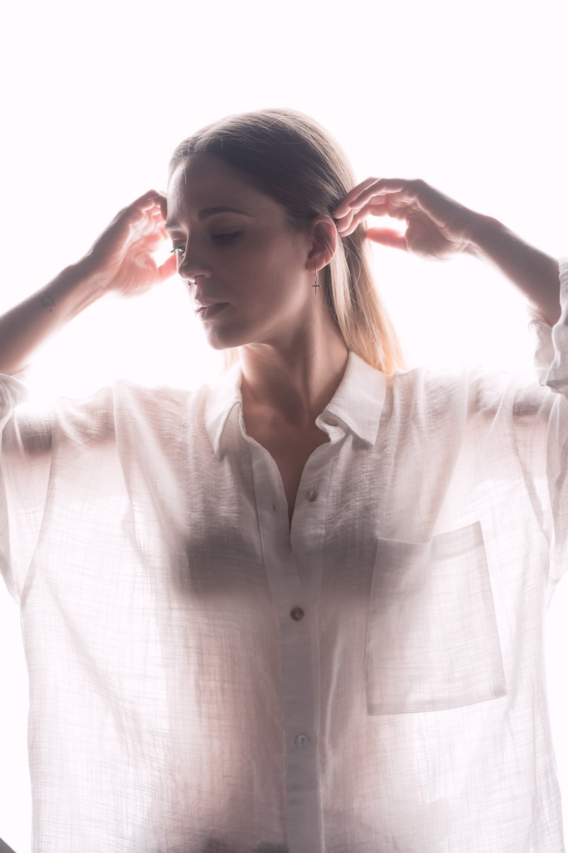 carlosvelayos's tweet photo. Teresa. Clave alta. #carlosvelayos #blonde #rubia #clavealta #highkey #empoderamiento #indoorphotoshoot #indoorphotograhpy #fotoartistica #naturallightphoto #girlportrait #luznatural #bookfotografico #soulportrait #photospain #modelomadrid #modelspain #retratos https://t.co/xc0v6JwvAZ