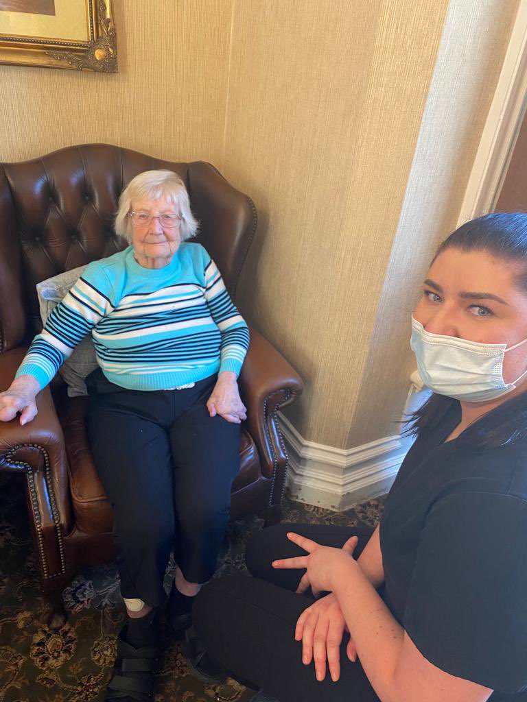 We are excited to have our first paramedic students with us this week! We hope to share our breadth of knowledge so that they can increase their experience and confidence within their practice 🧑🏻‍🎓🚑