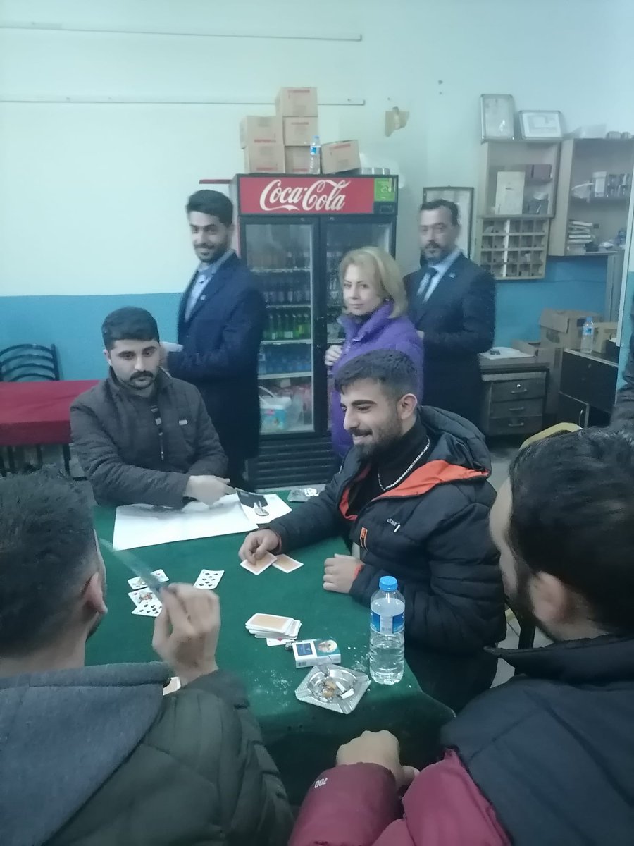 Bugünkü saha çalışmalarımızdan kareler

Yarın aynı saatte kale altı NAİP hamamı önündeyiz. <a href="/avertugrulkaya/">Ertuğrul Kaya</a> <a href="/barisbayhn/">Barış Bayhan</a> <a href="/MuratDEMIRTAA/">Murat DEMİRTAŞ</a> <a href="/alikarakan27/">Ali Karakan</a> <a href="/devapartisi/">DEVA Partisi</a> <a href="/sahinbeyedeva/">Deva Partisi Şahinbey</a> <a href="/gazianteptedeva/">Gaziantep Deva Partisi İl Başkanlığı</a> <a href="/alibabacan/">Ali Babacan</a>