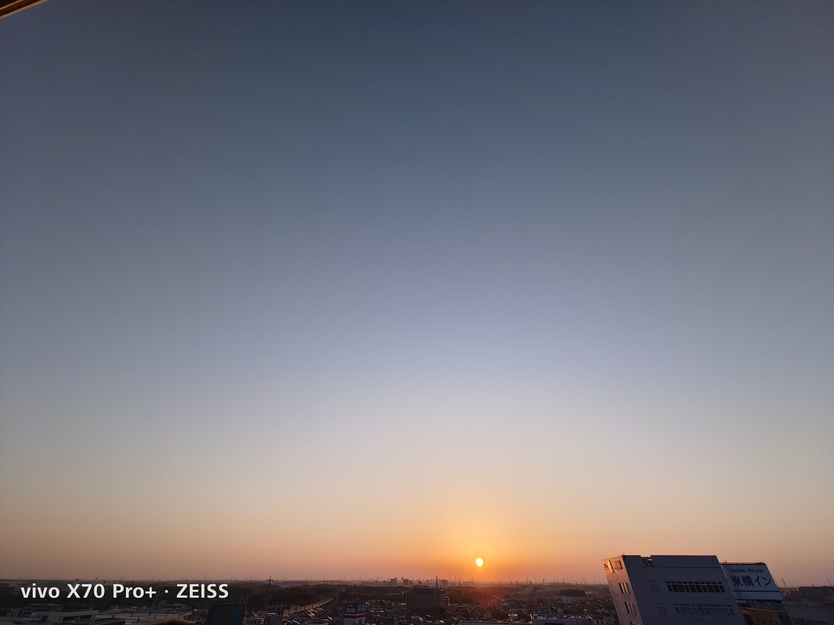 WerthLeon1's tweet photo. ３。5:35　×0.6超広角
#x70Pro+  → #FindX6Pro
４。5:52 　×1
#x90Pro+ → #FindX6Pro

今日は健康診断。特に対策もしていない。どうかなぁ？！早く検査を終えて食事したい。 https://t.co/MafTju6ktz