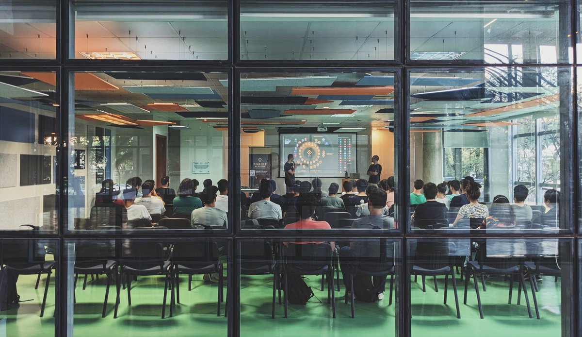 BinanceAcademy's tweet photo. We had an amazing event at USP, Brazil bringing together blockchain enthusiast, and experts for a day of insightful discussions and learning ⛳️

Thanks to all that attended and made it a success! https://t.co/Xmxg0tGlEr