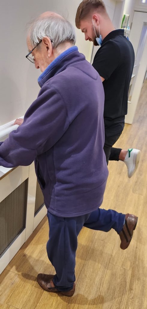 We are excited to have our first paramedic students with us this week! We hope to share our breadth of knowledge so that they can increase their experience and confidence within their practice #sharedlearning 🧑🏻‍🎓🚑 <a href="/GMTrainingHUB/">GM Training</a> 
<a href="/SarahMcClinEd/">Sarah McRae</a>