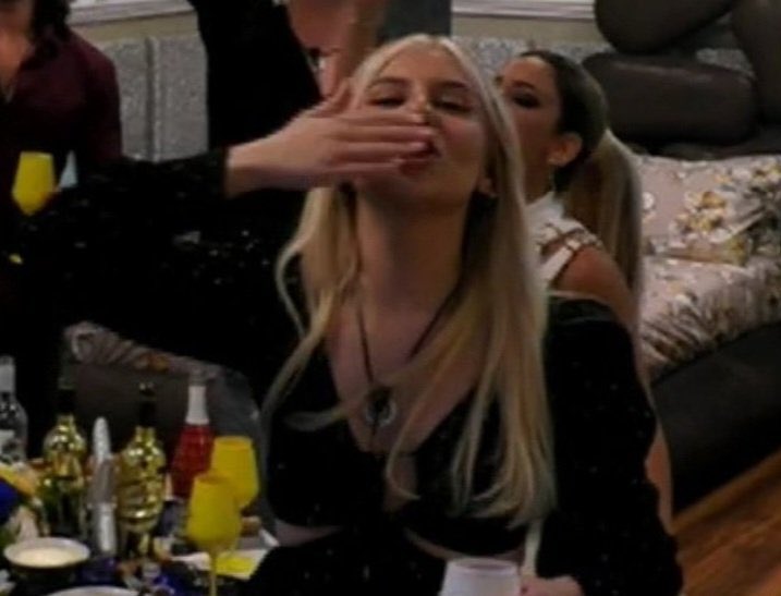fanta_GFVIP's tweet photo. MICOL È LA SESTA CLASSIFICATA 🏆

#nikiters #oriele #gioiellers #donnalisi #incorvassi #fantagfvip #gfvip https://t.co/DL9Cck6Riu