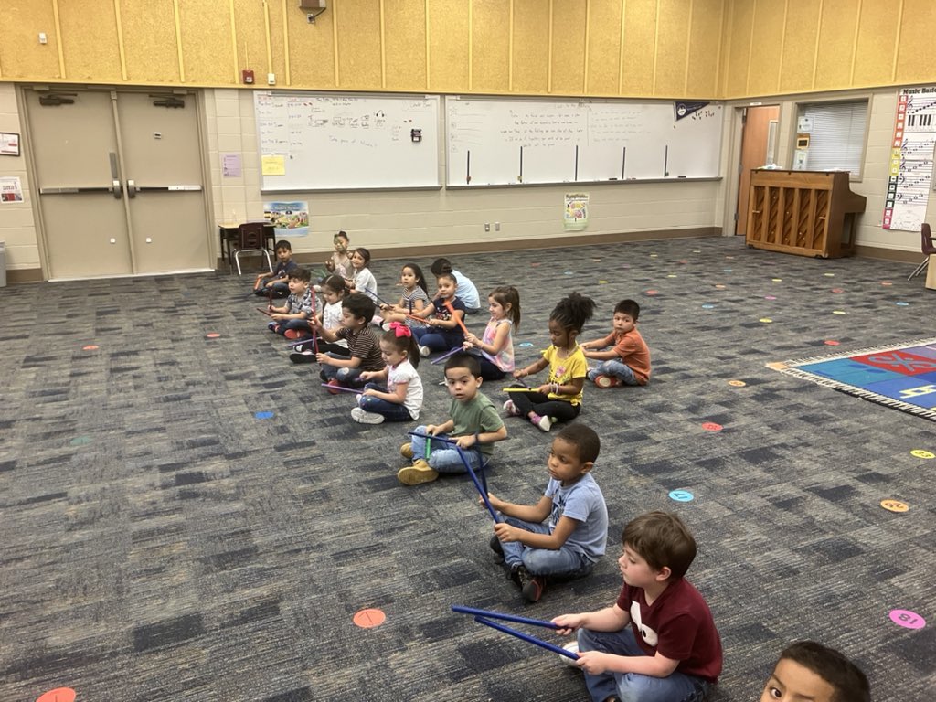 melflo1960's tweet photo. Kickstarting Week of the Young Child with Music Monday 🎶  #woyc23 @SECAJaguars https://t.co/5tFcggvKsI