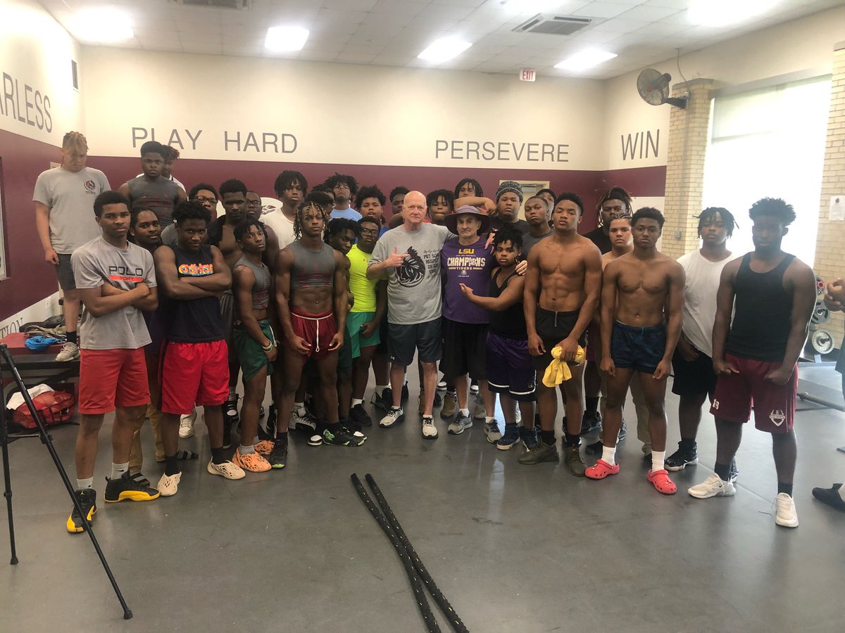 IstroumaHS_BR's tweet photo. Day 1 of a new era in Istrouma football. #positivitypurposeprogress https://t.co/Tv41j3b6AG