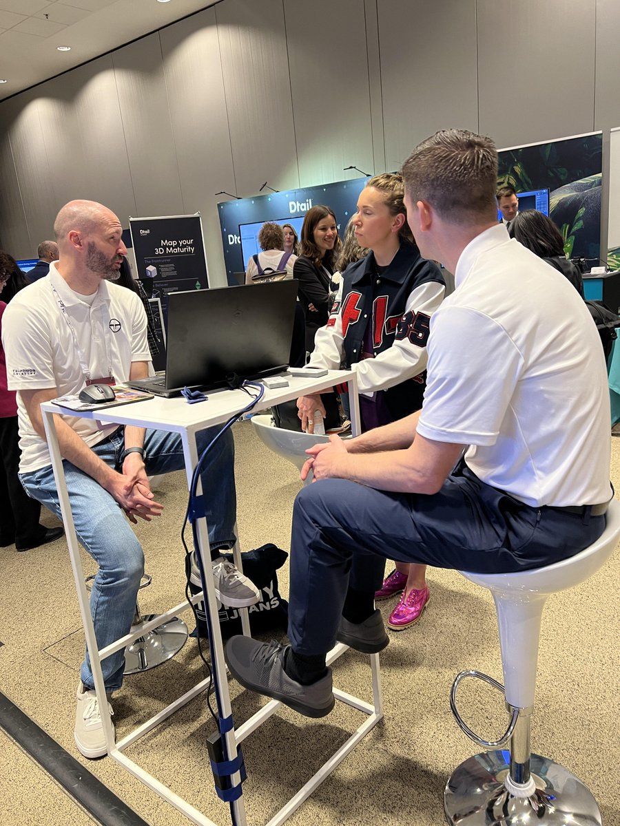 trapdoor_3D's tweet photo. It was a great start to PI Apparel #Milan23 today!

We are excited to see what Day 2 brings as our CEO, Barry Zundel, leads the Think Tank: The Real-time Revolution - Transform your 3D Pipeline, Create Amazing Content, and Speed up your Go-to-market.🚀  

#apparel #3ddesign https://t.co/JJwQSquEAB