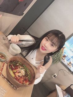 ً (@soojinpicbot) on Twitter photo 