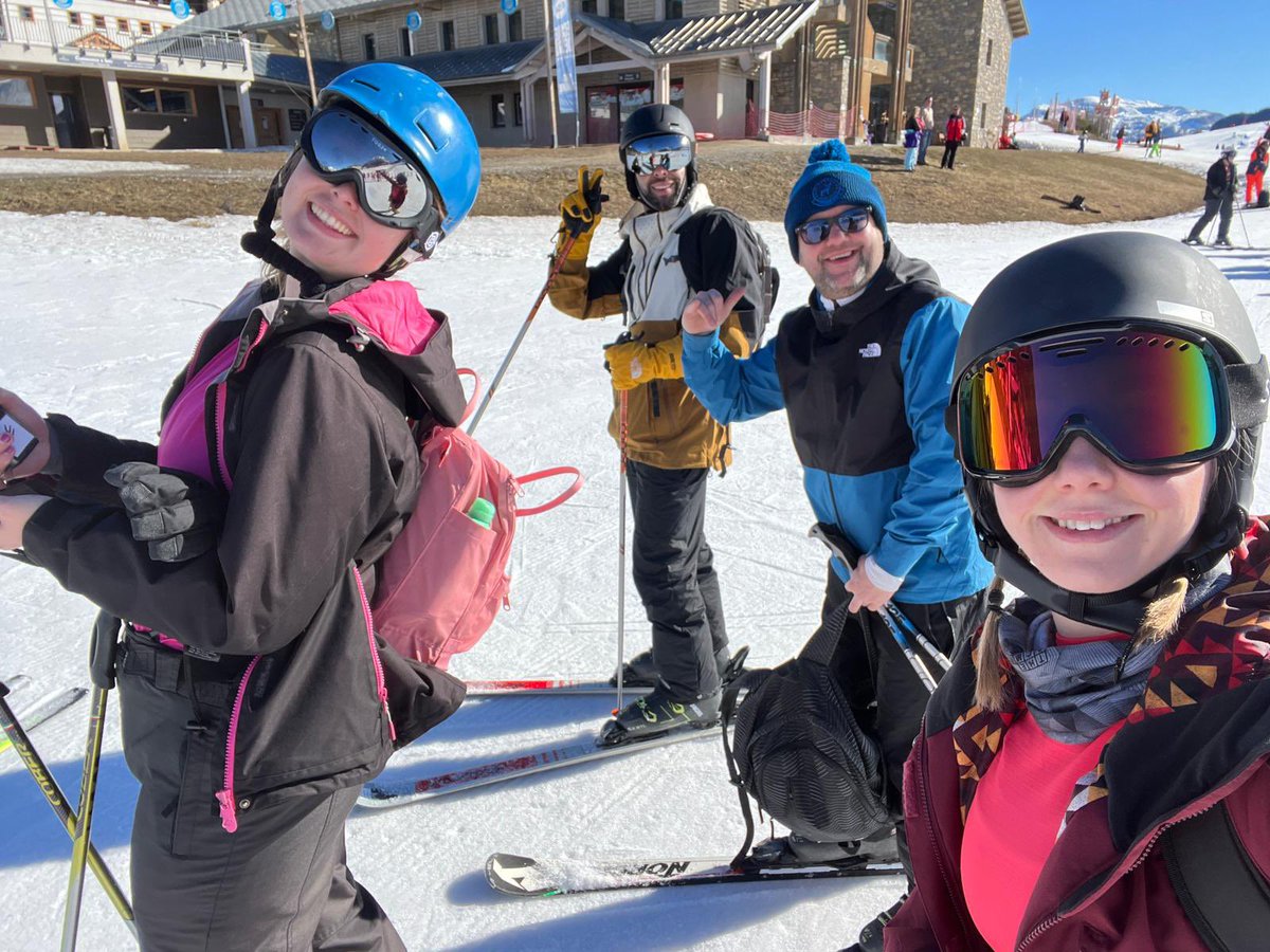 STCSKI23's tweet photo. Another great day to go skiing for day 2! https://t.co/yjI6soQhQx