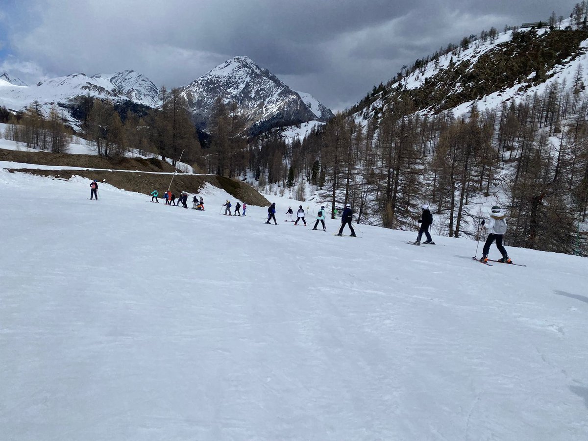 STCSKI23's tweet photo. Another great day to go skiing for day 2! https://t.co/yjI6soQhQx