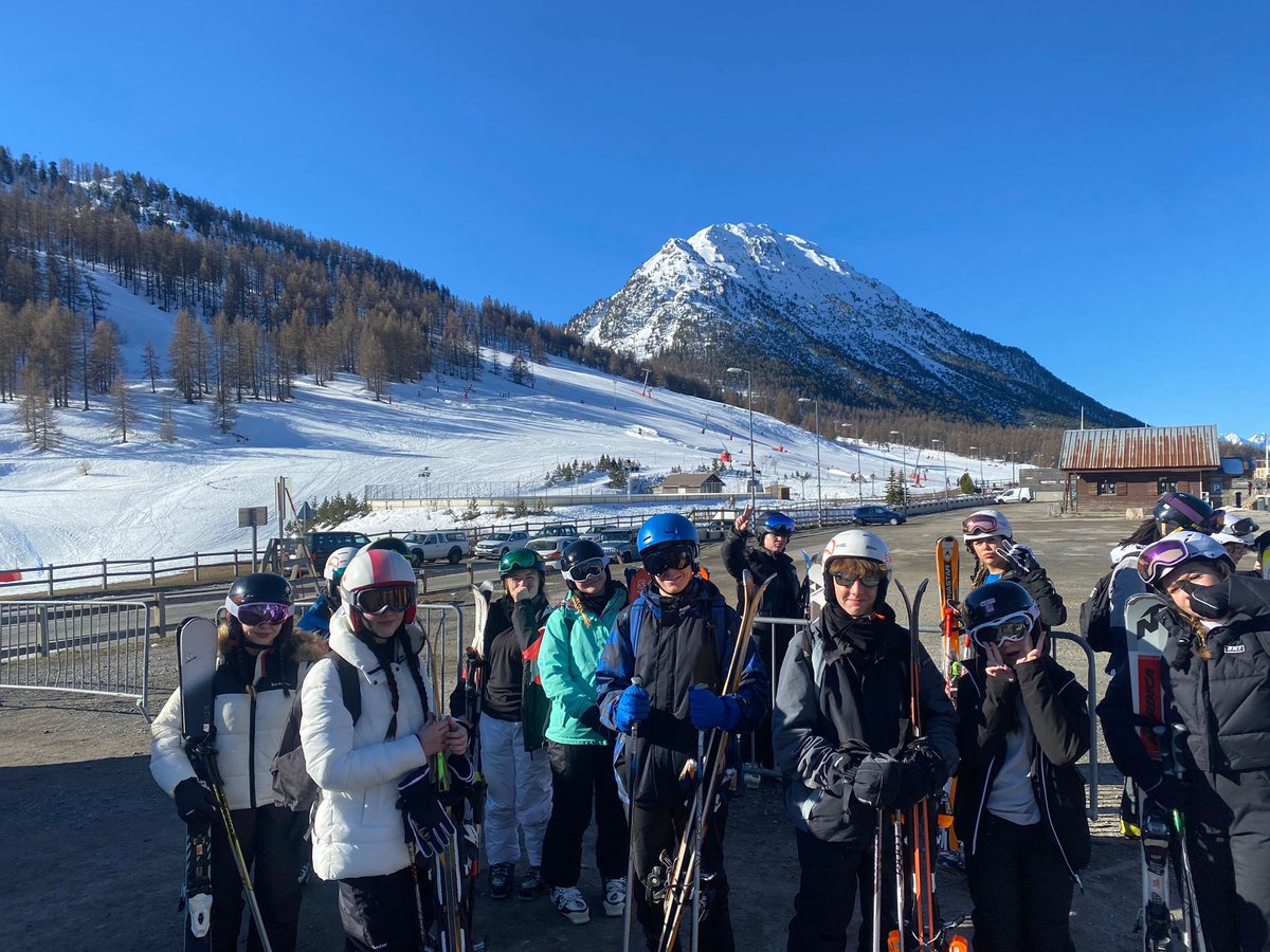 STCSKI23's tweet photo. Another great day to go skiing for day 2! https://t.co/yjI6soQhQx