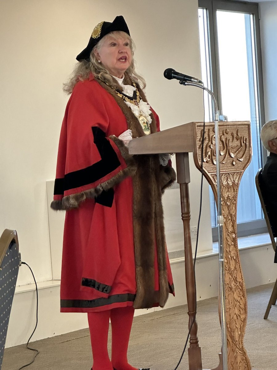 hiteshkkaria's tweet photo. Delighted to attend #HarrowCentralMosque Iftar evening event today Great to learn about importance of Ramadan &amp; various projects supported by Mosque to serve local community

Thanks to Imams, Trustees &amp; wider community in welcoming me, fellow Cllrs &amp; our #HarrowMayor @MoteJanet https://t.co/j6BWNabkje