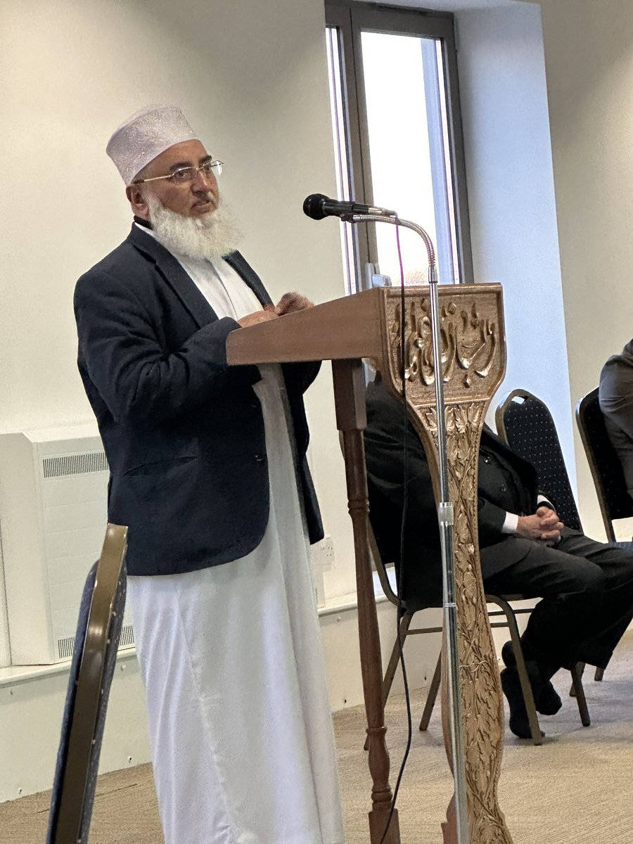 hiteshkkaria's tweet photo. Delighted to attend #HarrowCentralMosque Iftar evening event today Great to learn about importance of Ramadan &amp; various projects supported by Mosque to serve local community

Thanks to Imams, Trustees &amp; wider community in welcoming me, fellow Cllrs &amp; our #HarrowMayor @MoteJanet https://t.co/j6BWNabkje