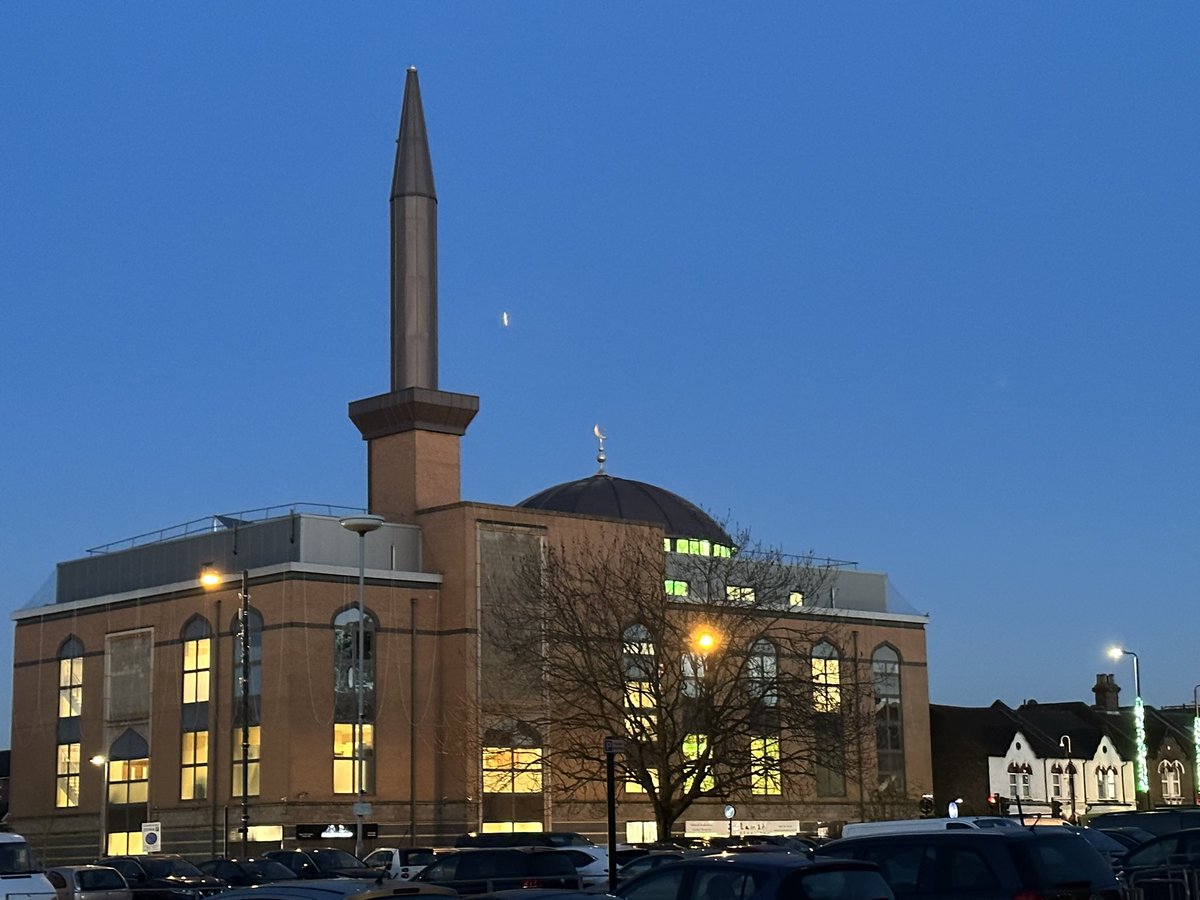 hiteshkkaria's tweet photo. Delighted to attend #HarrowCentralMosque Iftar evening event today Great to learn about importance of Ramadan &amp; various projects supported by Mosque to serve local community

Thanks to Imams, Trustees &amp; wider community in welcoming me, fellow Cllrs &amp; our #HarrowMayor @MoteJanet https://t.co/j6BWNabkje
