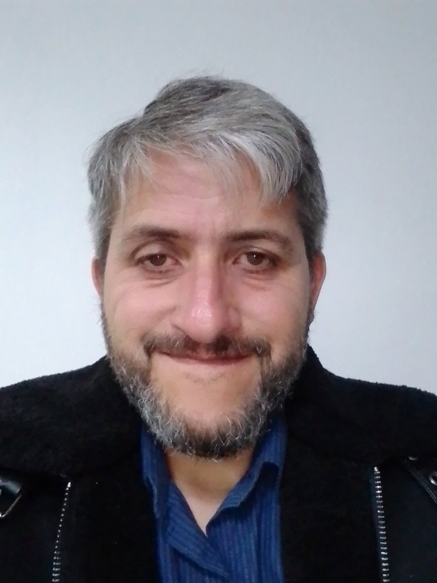 jmolinareyes's tweet photo. Tu última selfie eres tú por fuera/tu último meme eres tú por dentro. https://t.co/JCmBV5JfCj