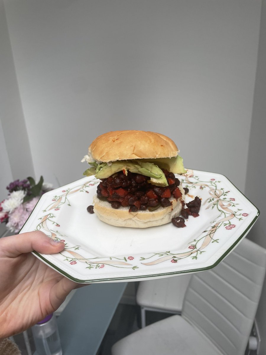 spooky scary beleton tweet media