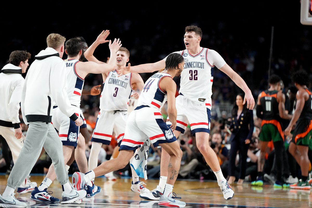 BIGEAST's tweet photo. Feels like a good night to play for a National Championship!
Let's Go Huskies. #BEdancing https://t.co/OABtLvX0aD