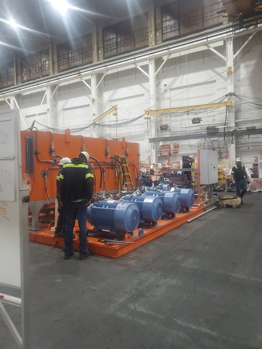 AjaxCECOEPS's tweet image. #AjaxErie Hydraulic Power Unit build in progress! Very cool and expert workmanship by the A.C.E. Assembly Team.  #KeepForgingAmerica