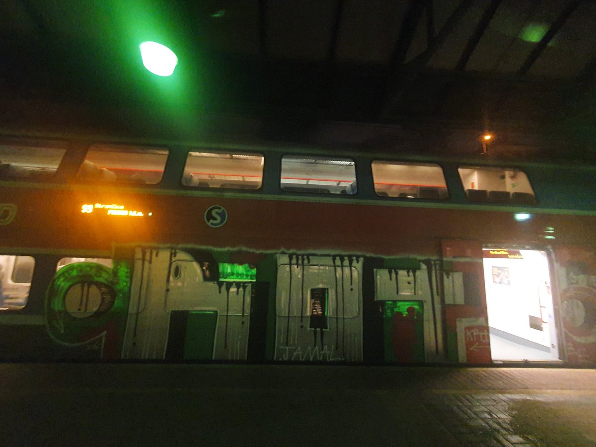 matej__strnad's tweet photo. Existuje graffiti twitter? Protože díky za tuhle jízdu #wholetrain https://t.co/ziwYbYQAPD