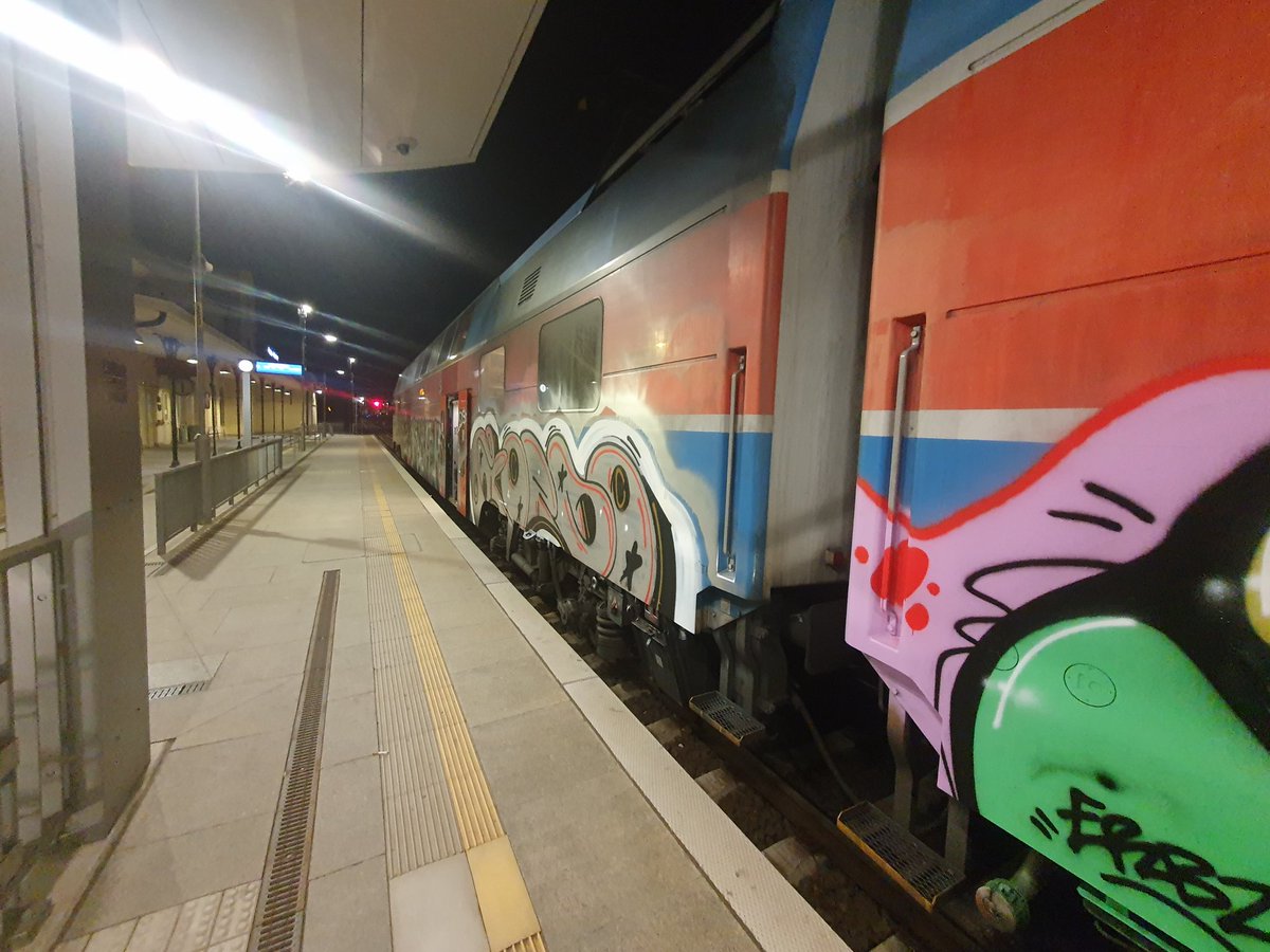 matej__strnad's tweet photo. Existuje graffiti twitter? Protože díky za tuhle jízdu #wholetrain https://t.co/ziwYbYQAPD