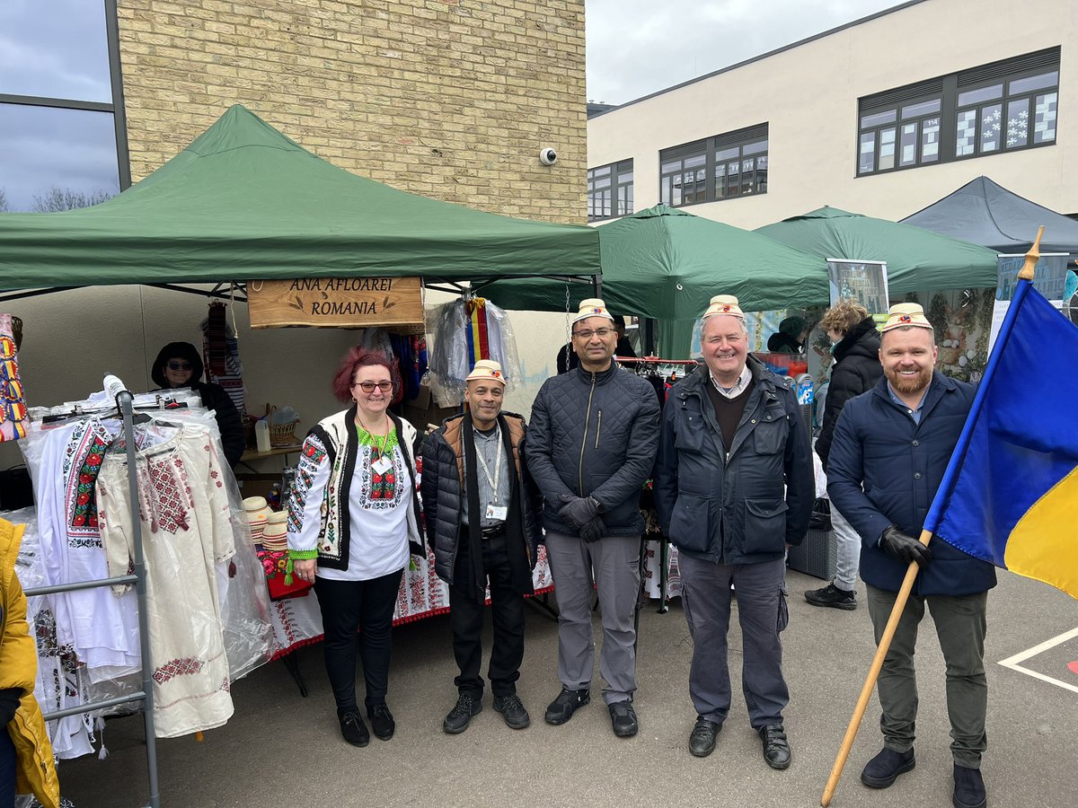 BobBlackman's tweet photo. Freezing cold for #Romanian #Spring fayre with @StefanVoloseni1 councillors @kdrabadia5 & #SamSumaria Hats are traditionally worn! https://t.co/IXGaF5x659