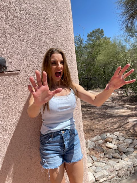 MJLaBeff's tweet image. Who will be next…
It’s a race against time to catch a serial killer before he strikes again in Murdered Last Summer book #5 of the Last Cold Case series. Join the hunt on April 17th. #NewBook #bookalert #bookrelease #thriller #mystery #suspense #Readers #readersoftwitter