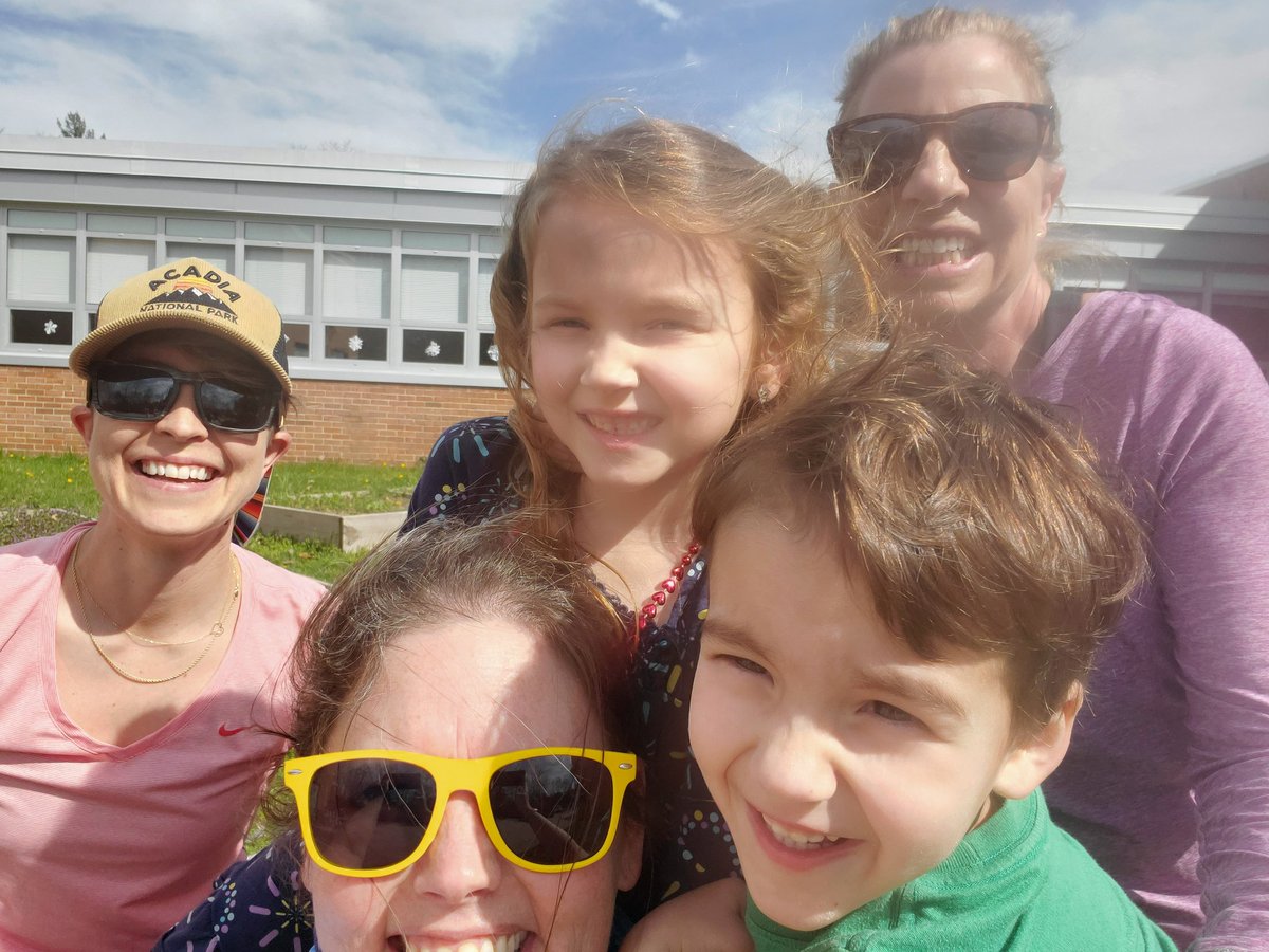 This fun crew did some much needed weeding of our planting beds ahead of spring planting! <a href="/StenwoodES/">StenwoodES</a> <a href="/StenwoodElemPTA/">Stenwood Elem PTA</a>