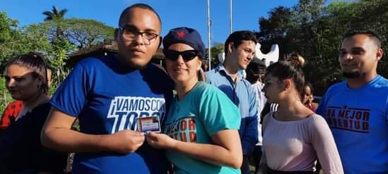 DrRobertoMOjeda's tweet photo. Alegría y compromiso se vive a lo largo de todo el país a unas horas de las celebraciones centrales por los aniversarios de @UJCdeCuba y la @OPJMCuba, ocasión en la que también ingresan nuevos militantes a las filas del @PartidoPCC, siempre por #UnaMejorJuventud https://t.co/HZWWPrDE86