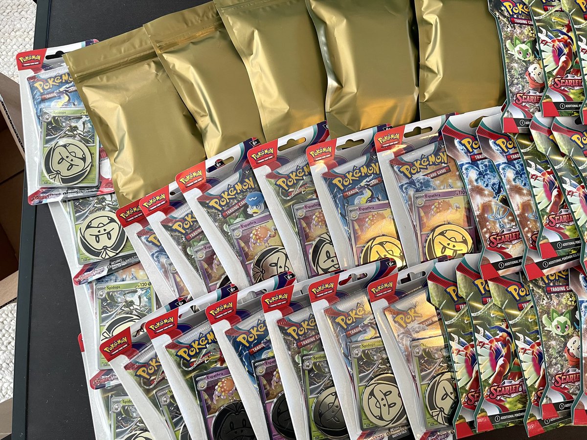 pdc_adrian's tweet image. The giveaways never stop 😎

For a chance to win Paladin Packs and Scarlet &amp;amp; Violet sleeves, check-lanes, and more:

✅ Like &amp;amp; RT
✅ follow @paladincards20 
✅ follow @deals_pokemon 

MULTIPLE winners. We’re giving away the whole dang thing.