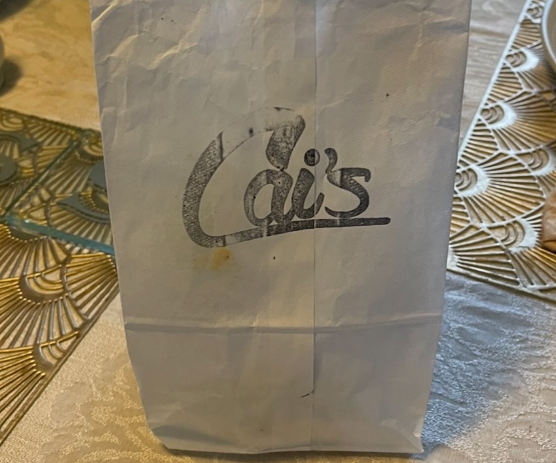sonnylee2's tweet photo. A soulmate is a friend family who never leaves. In my continuing efforts to support local Coffee Houses. My Corn Muffin was from Cai’s in Metuchen, NJ🥓🍘
#caiscoffee #cornmuffin #breakfast #bacon #downtownmetuchenalliance https://t.co/4Xix6A0BVJ