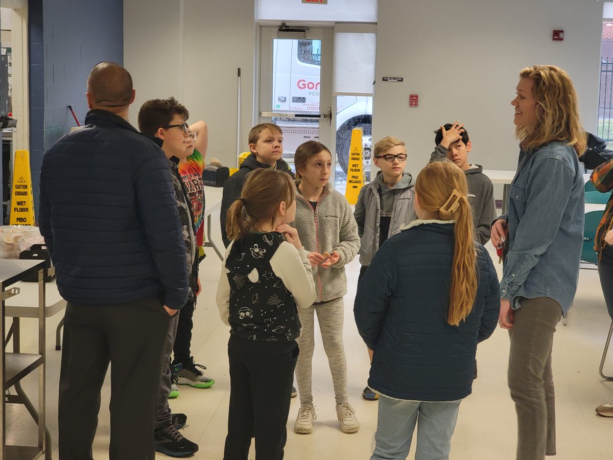 FPSchools's tweet photo. On Friday, Gilles-Sweet students visited Laura's Home Women's Crisis Center to drop off items collected during their most recent service learning project, Birthdays In a Bag. They learned how Laura's Home helps women and children, along with the positive impact of their donation. https://t.co/ahuSTGV3S6