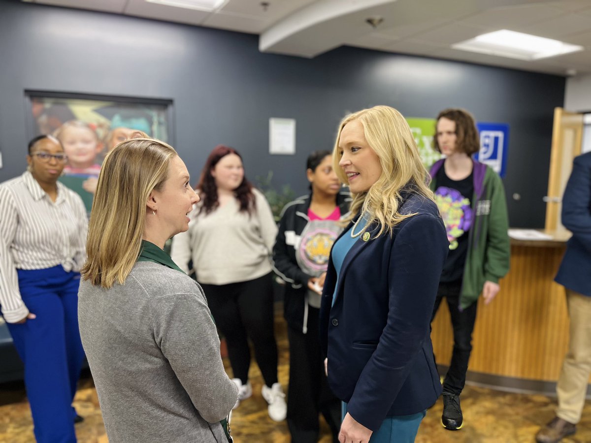 RepHouchin's tweet photo. It was incredible to see the great work being done by @TheExcelCenter in Clarksville and meet with some of their amazing students.  

The center provides a pathway for students to complete their high school degree and beyond! https://t.co/DfvCKAyWFj