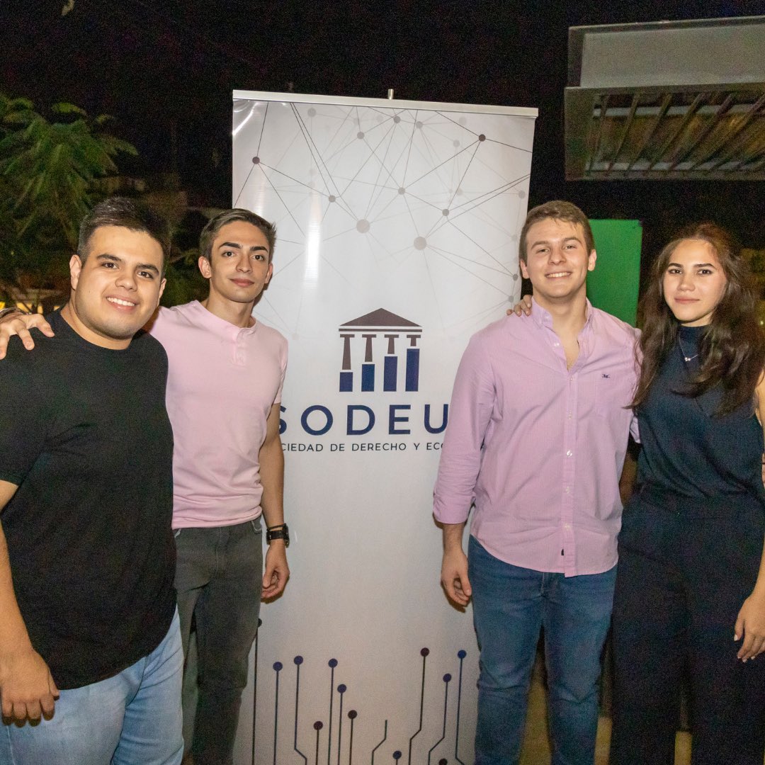 sodeuc's tweet photo. AFTER OFFICE VOL. II 🤩

Te dejamos un resumen de lo que fue el último After Office organizado por la Dirección de Networking de la Comisión 22/23. 🍻

¡Gracias Totales! 🔥🙌🏼 https://t.co/xIKKCp3cYH