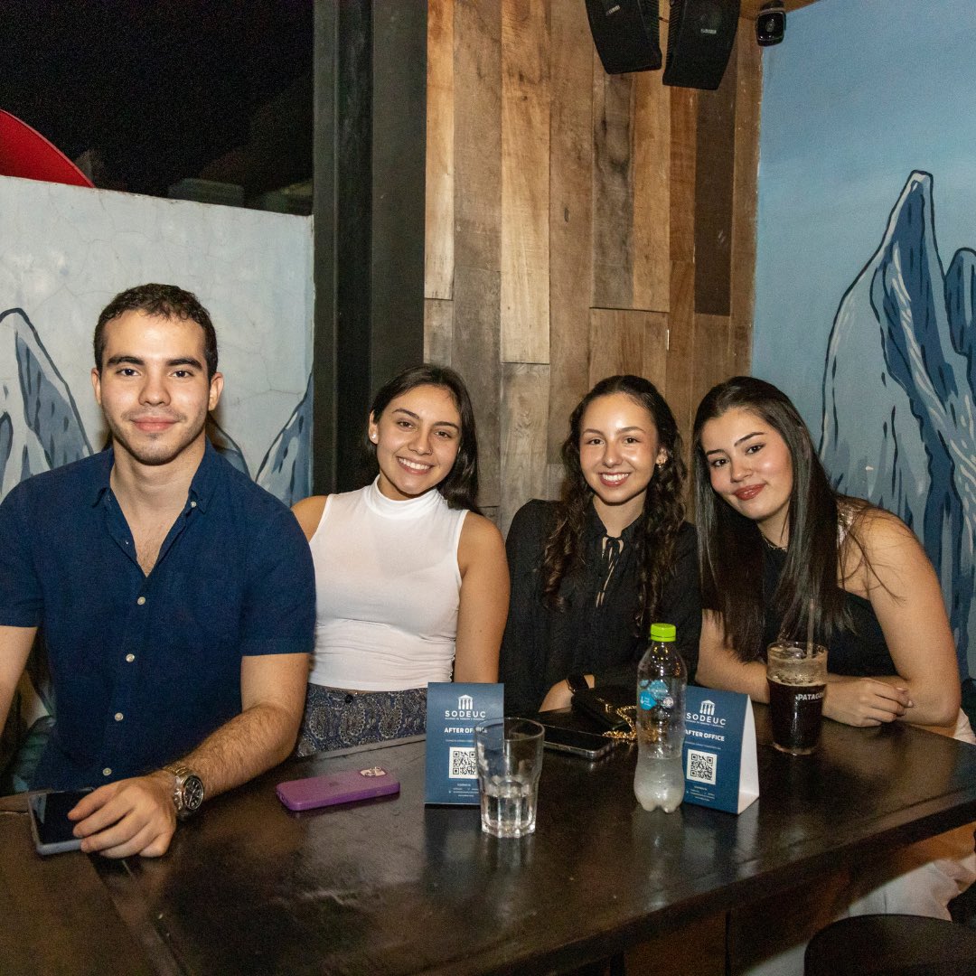 sodeuc's tweet photo. AFTER OFFICE VOL. II 🤩

Te dejamos un resumen de lo que fue el último After Office organizado por la Dirección de Networking de la Comisión 22/23. 🍻

¡Gracias Totales! 🔥🙌🏼 https://t.co/xIKKCp3cYH